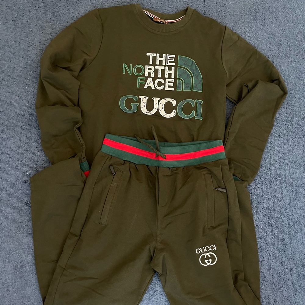 Brand new mens sweatsuit with tags!